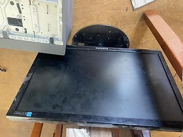 komputer plata: 3ədəd monitor 3 ədəd sistem bloku. vaxtı ikən işləyirdi. ramları — 2
