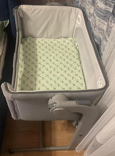 Oğlan və qız üçün, Dördbucaq, Beşik, Dəstsiz, Matras ilə, Yellənmə mexanizmsiz