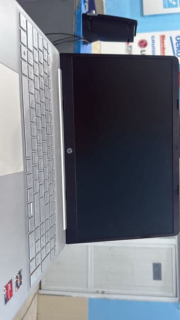 Планшеты: Brend: HP Ekran 	•	Diaqonal: 15.6” 	•	Yenilənmə tezliyi: 60 Hz — 2