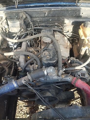 5 30 yağ: Mühərrik komplekti satılır – dizel, 4 silindrli sıra tipli. Mexanika — 1