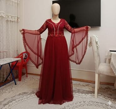 çiçəkli ətəklər: Qırmızı rəngdə zərif ziyafət/libas - Model: Uzun, A-kəsim ətəkli — 1