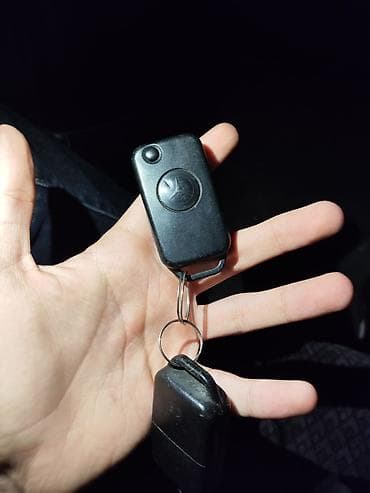 Mercedes açar ədədi 10 azn