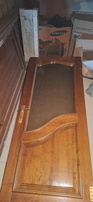 Məhsul: Şüşəli taxta qapı - Material: massiv taxta (təbii ağac)