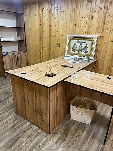 mini skaf: Ofis mebel dəsti – iş masası, əlavə köməkçi masa və kitab şkafı - — 2