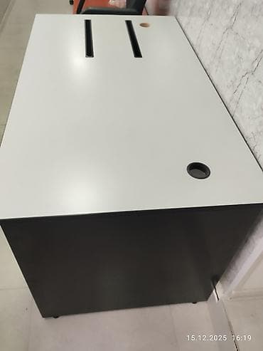 ofis aksesuar: Dördbucaq masa — 2