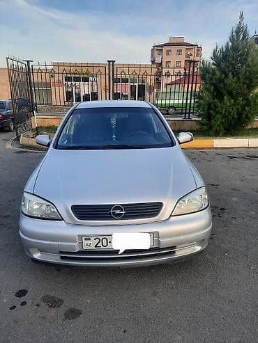 opel astra a h 2008: Opel Astra: 1.6 l | 2000 il 350000 km Sedan — 9