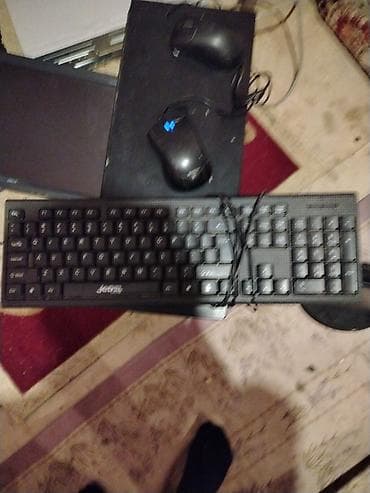 Masaüstü kompüterlər və iş stansiyaları: Masaüstü kompüter dəsti Tərkib: - Sistem bloku: Gigabyte korpuslu, ön — 2