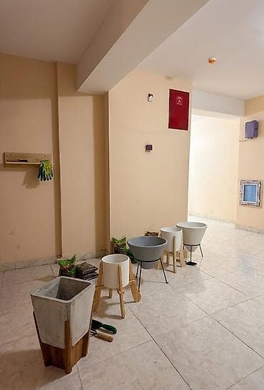 Bitkilər üçün dibçəklər: Məhsul: Daxili və xarici məkanlar üçün dekorativ qabları və stendlər — 5