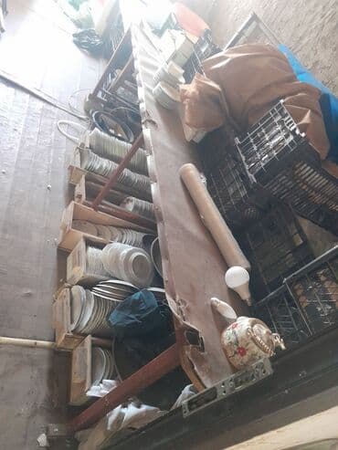 say tedris merkezi: Metal çərçivəyə malik yemək stulu. Stulun oturacaq və arxası yumşaq — 7