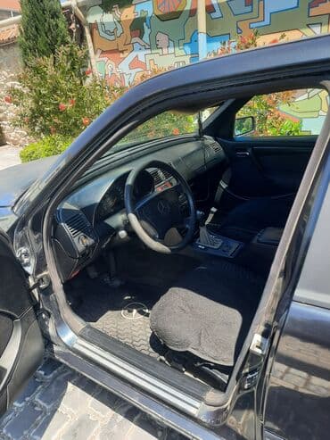 c 200 mercedez: Mercedes-Benz C 180: 1.8 l | 1998 il Sedan — 3