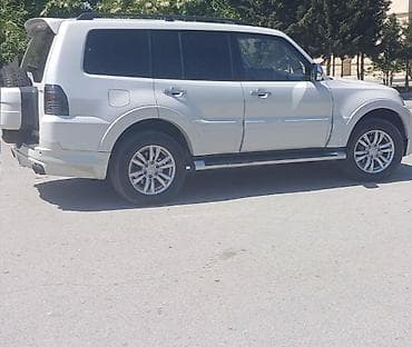 205 65 16: Mitsubishi Pajero: 3.8 l | 2013 il 25200 km Ofrouder/SUV — 4