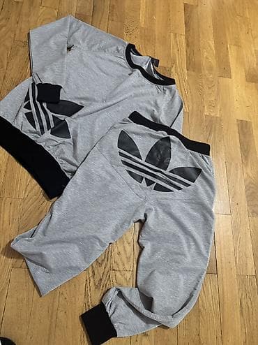 30 de facto sweatshirt: Razmer M, 1-2 defe geyilib bayira. Yeniden secilmir 12azn — 2