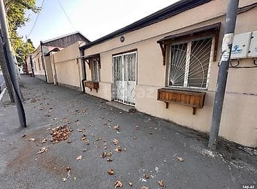 ev: Ev yerləşir şəhərin mərkəzində. Skonnu dörd yol ərazisində, təhsil — 2