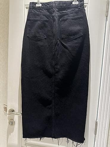 Qara denim ətək M razmer bircə dəfə geyilib. Trend yoldan alınıb — 2