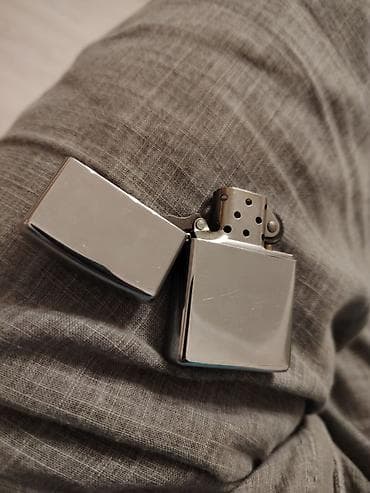 Metal benzinli çaxmaq – klassik Zippo - Korpus: parlaq xrom rəngli