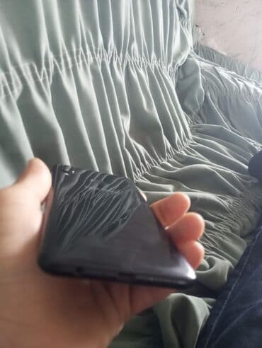 Бытовая техника: Samsung A10e, 32 ГБ, цвет - Черный, Сенсорный — 4