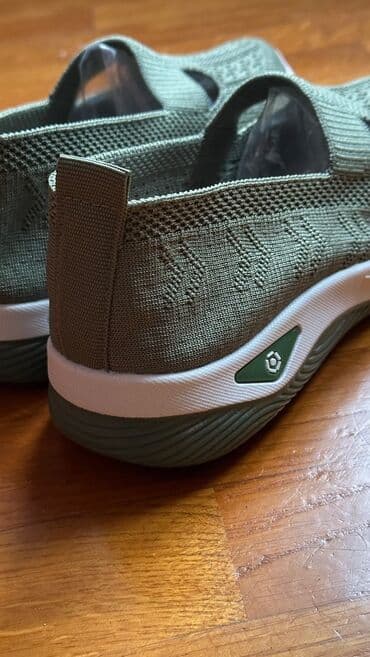 adidas qaçış üçün qadın krossovkaları: Ölçü: 37, rəng - Yaşıl, Yeni — 2