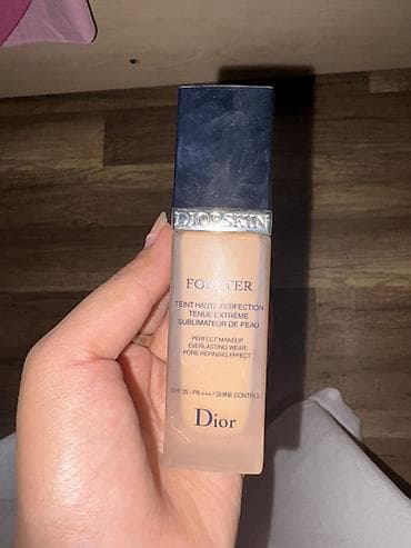 accent parfum: Dior Diorskin Forever maye tonal krem - Növ: Fluid foundation - — 2