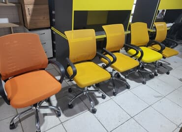 rengli parcalar: İşlənmiş, Təkərli, Qolları tənzimlənmir, Parça — 1