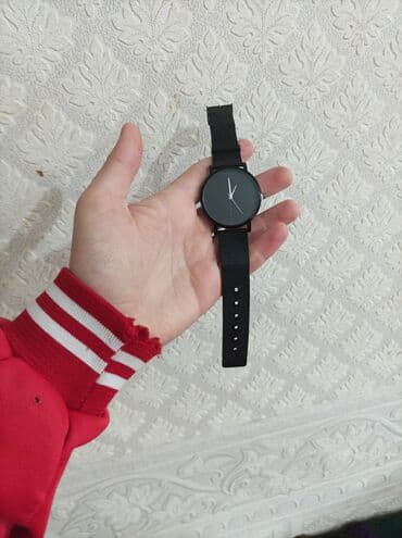 Eynəklər: Minimalist qol saatı – uniseks dizayn - Rəng: tam qara (gövdə — 1