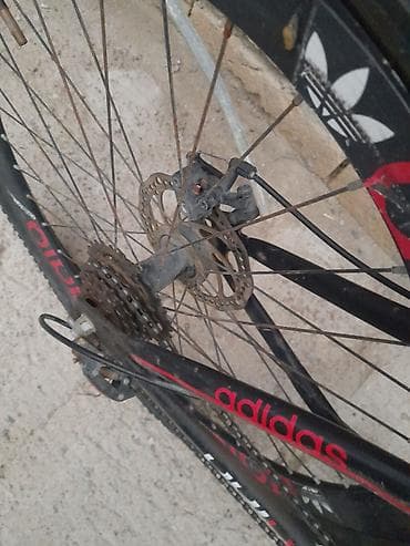 kreditlə velosiped: Dağ velosipedi – “adidas” dizaynlı, 26" təkərli - Çərçivə: yüngül — 4