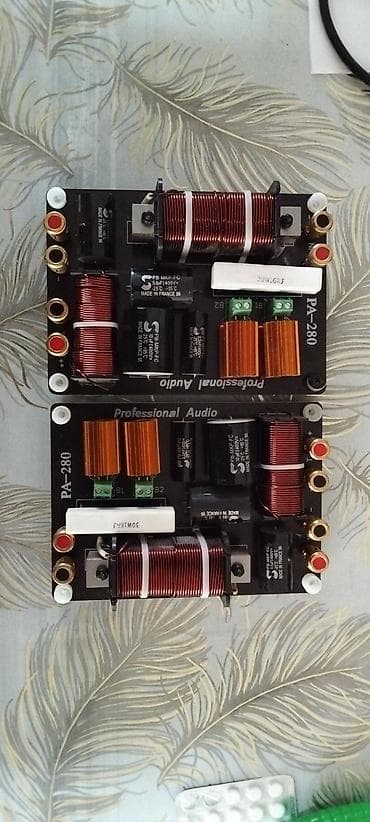 ses guclendirici satilir: Məhsul: Professional Audio PA-280 pasiv krossover (çift) Təsvir: - — 1