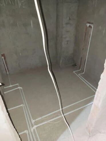 Yeni tikili binada mənzil karkası – təmirə hazır “çıxarılan” vəziyyət