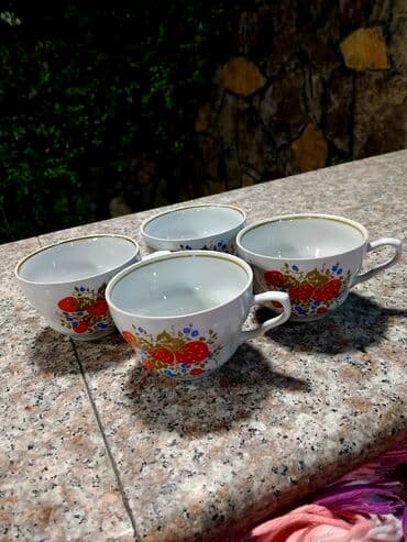 Təp,Təzədirlər.
SSSR.1971 ci il
4,ədəd,çay,üçün,çaşqa. 

FARFOR