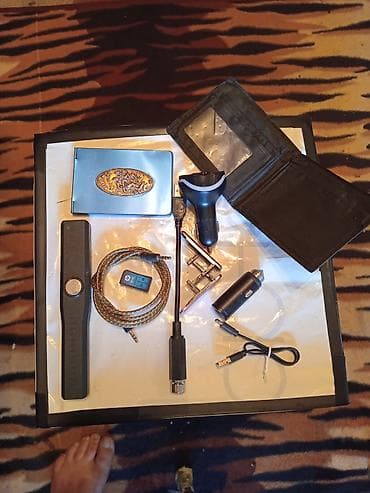 kompyuter hissələri: Elektron aksesuarlar dəsti Dəst tərkibi: - Avtomobil üçün 2x USB şarj — 3