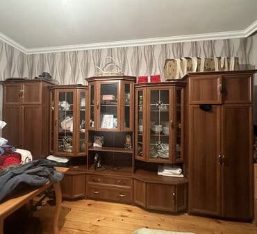 işlənmiş şkaf: İşlənmiş, Açılan, Düz dolab, Servant — 1