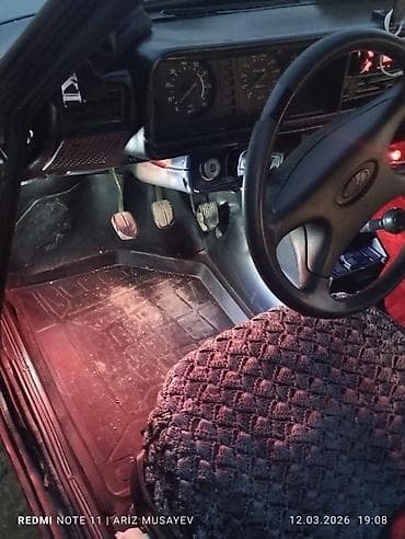 prius arxa: Lada klassik model (VAZ) – fərqli işıqlandırma və sadə interyerlə - — 3