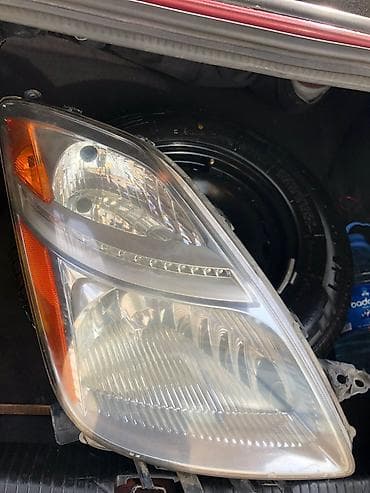 099 fara: Sağ, Yaxın və uzaq vuran işıqlar Toyota, Orijinal, Yaponiya — 3