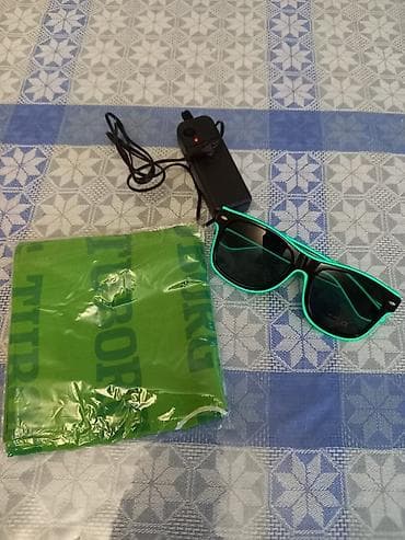 Neon işqlı eynək + bandana Eynek işqlidi 3 rejimi işqı var 1 Güclü 2