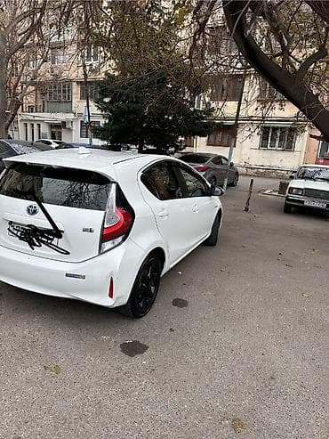 avto 444: Toyota Aqua: 1.5 l | 2018 il — 7