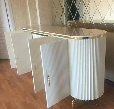 masa plasmas: Düz TV altlığı, Polkalı — 7