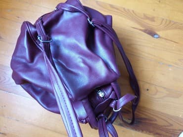 Очки: Hem ciyin cantasi kimi hem el cantasi kimi hemde bel cantasi kimi — 5