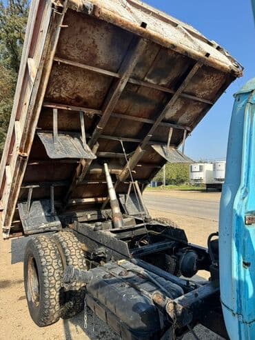 tap az traktor 89: Yük maşını – GAZ (kabinə və ön hissə klassik GAZ-53/52 tipli), arxa — 9