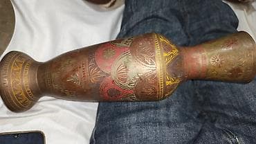 Vazalar: Bir vaza, Metal — 7