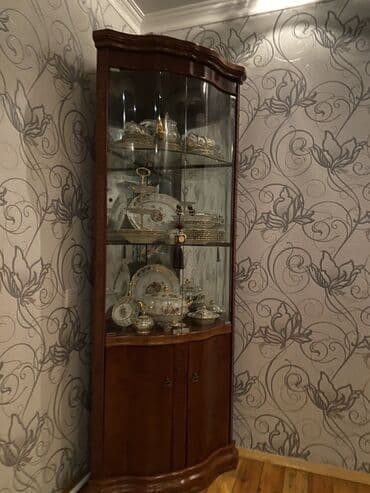 Jeep: Şüşəli dolab vitrini, İşlənmiş, Ünvandan götürmə — 2