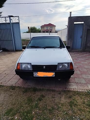 10 ildi masin mendedi mator karobka qranat ela tekerler yaxsi salon