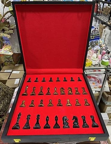 Şahmat fiqurları dəsti – lüks qutuda - Tam dəst: 32 fiqur (qara və — 1