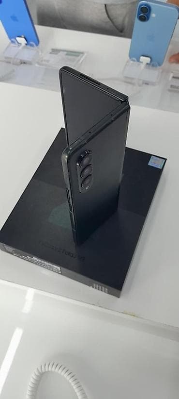 assassins creed 3: Samsung Galaxy Z Fold 3, 256 GB, rəng - Qara, Simsiz şarj — 3