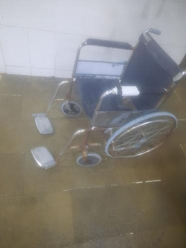 Mexaniki əlil arabası - Konstruksiya: möhkəm metal çərçivə, xrom