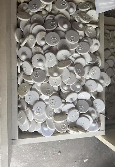 Məhsul: Ağ rəngli plastik təhlükəsizlik etiketləri (paltar mağazaları