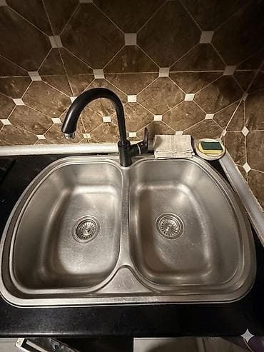 İkigözlü rakvina təzədi yaxşı vəziyyətdə plastik krantla birgə satılır