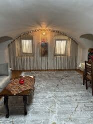 ehmedlide 5 otaqli evlerin qiymeti: Kirayə verilir: geniş və rahat mansard tipli otaq Xüsusiyyətlər: - — 8