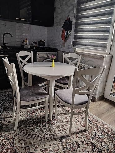 Mətbəx üçün, İşlənmiş, Açılmayan, Yumru masa, 4 stul