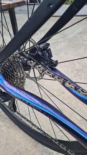 gravel velosiped: Pinarello yol velosipedi – karbon çərçivə və aero dizayn — 3
