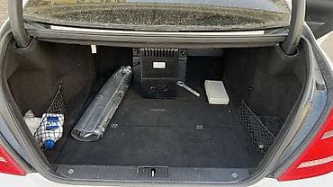 Mercedes-Benz S-Class sedan (W221) – ağ rəng, 4 qapılı, arxa ötürücülü