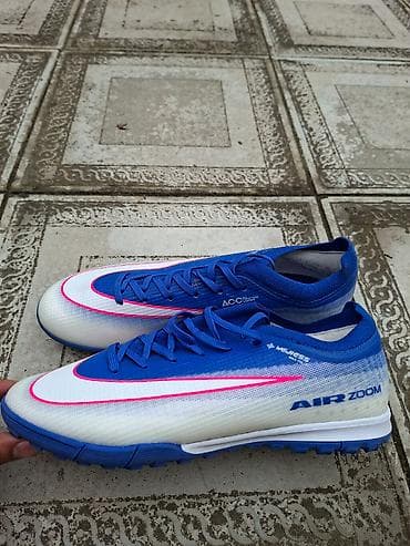 Butslar Nike, Ölçü: 43, İşlənmiş
